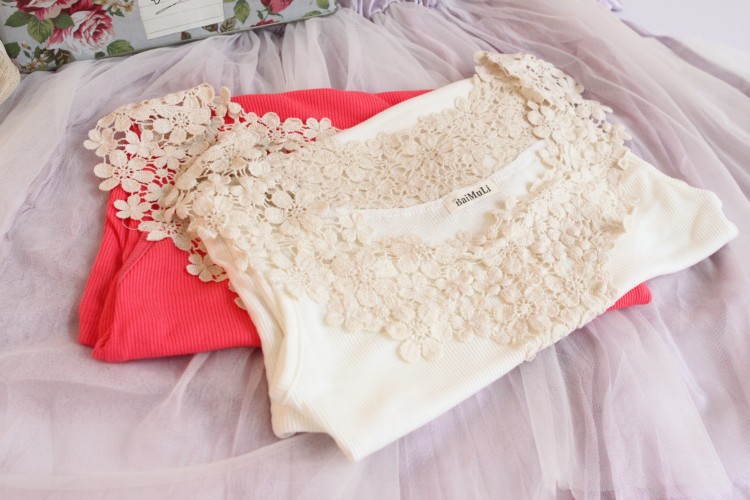 Lady chrysanthemum petals lace hook flower hollow small vest harness vest wholesale base Lady chrysanthemum petals lace hook flower hollow small vest harness vest wholesale base