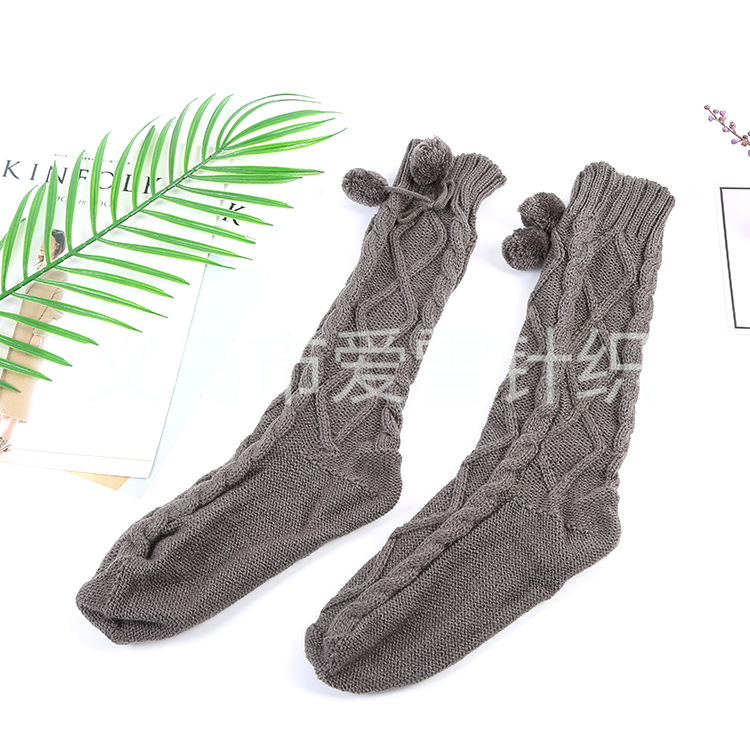 The factory sells the spot to supply the fashionable knitting wool thread to add thick socks female autumn winter