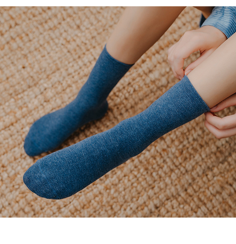 [Large Quantity and Excellent Price] Socks Women's Mid Tube Stockings JK Women's Socks Trendy Socks Couple Black and White Socks Autumn and Winter Thigh High Socks