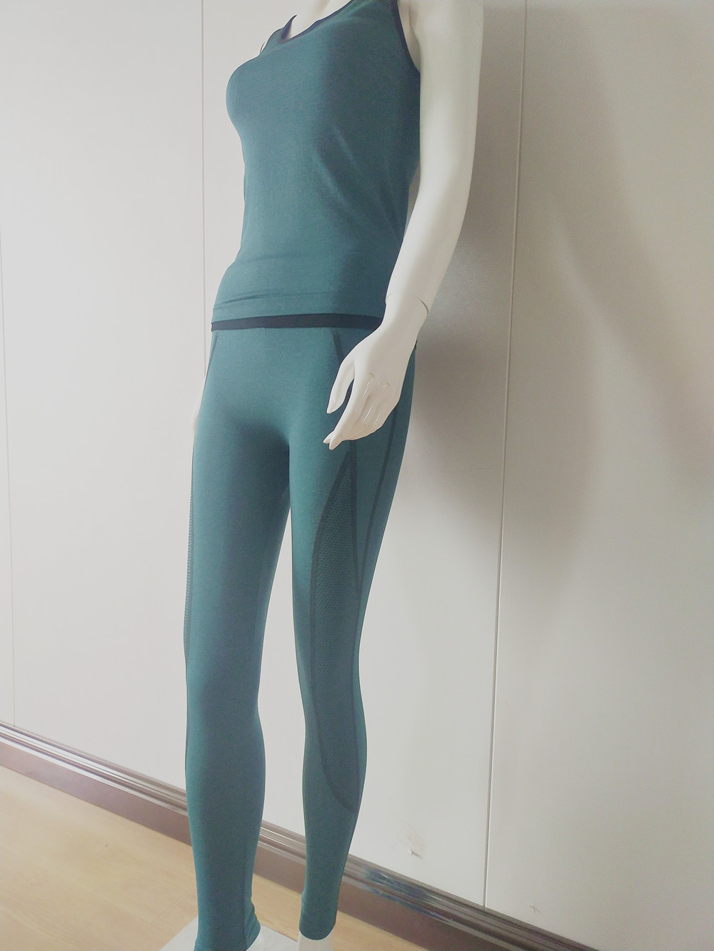 Factory Customized Summer and Autumn Women's Vest Ninth Pants Fitness Clothes Yoga Suit Outdoor Running Sports Suit Factory Customized Summer and Autumn Women's Vest Ninth Pants Fitness Clothes Yoga Suit Outdoor Running Sports Suit