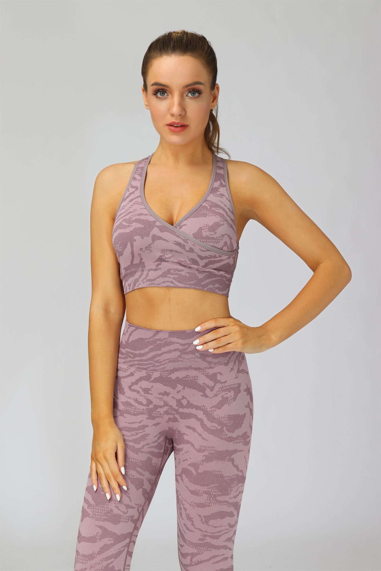 2021 Cross-Border AliExpress New Camouflage Seamless Ninth Pants Tiger Pattern Fitness Pants Yoga Clothes Bra Trousers Suit 2021 Cross-Border AliExpress New Camouflage Seamless Ninth Pants Tiger Pattern Fitness Pants Yoga Clothes Bra Trousers Suit