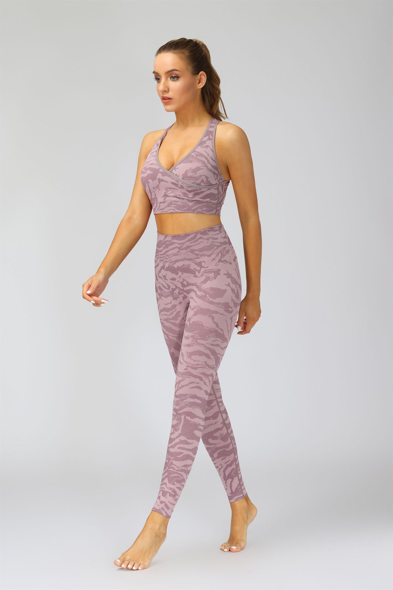 2021 Cross-Border AliExpress New Camouflage Seamless Ninth Pants Tiger Pattern Fitness Pants Yoga Clothes Bra Trousers Suit 2021 Cross-Border AliExpress New Camouflage Seamless Ninth Pants Tiger Pattern Fitness Pants Yoga Clothes Bra Trousers Suit