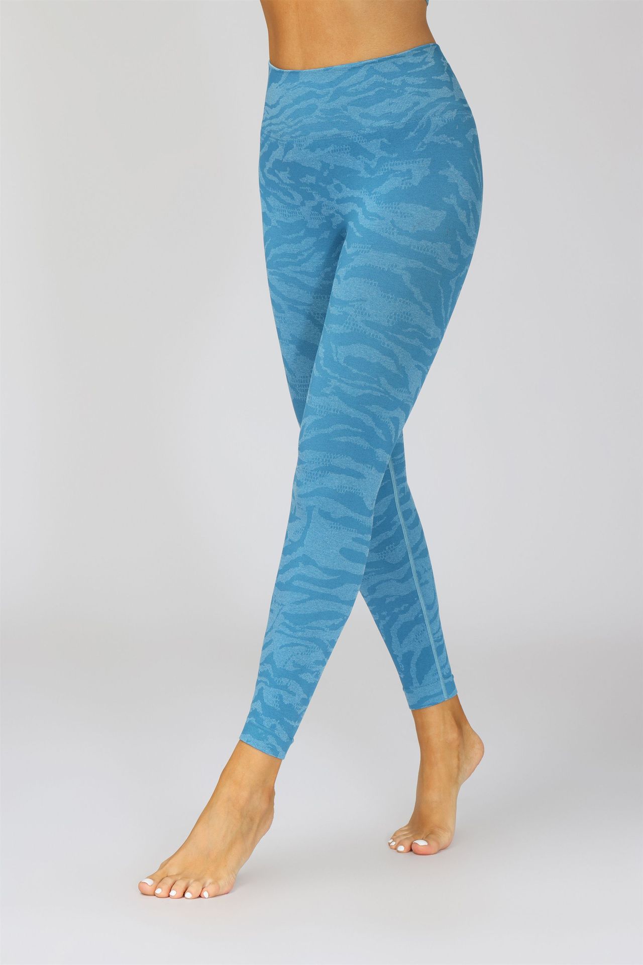 2021 Cross-Border AliExpress New Camouflage Seamless Ninth Pants Tiger Pattern Fitness Pants Yoga Clothes Bra Trousers Suit 2021 Cross-Border AliExpress New Camouflage Seamless Ninth Pants Tiger Pattern Fitness Pants Yoga Clothes Bra Trousers Suit