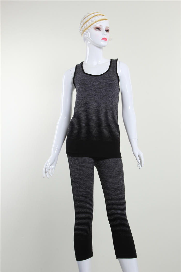 Gradients vest and cropped trousers set yoga wear Gradients vest and cropped trousers set yoga wear