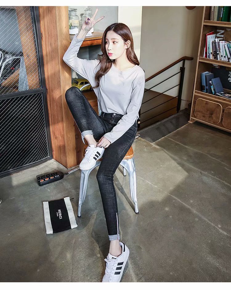 High - waisted, tight, slim, curled up, ladies' jeans. Versatile, cuffed, pencil - trimmed, cropped trousers High - waisted, tight, slim, curled up, ladies' jeans. Versatile, cuffed, pencil - trimmed, cropped trousers