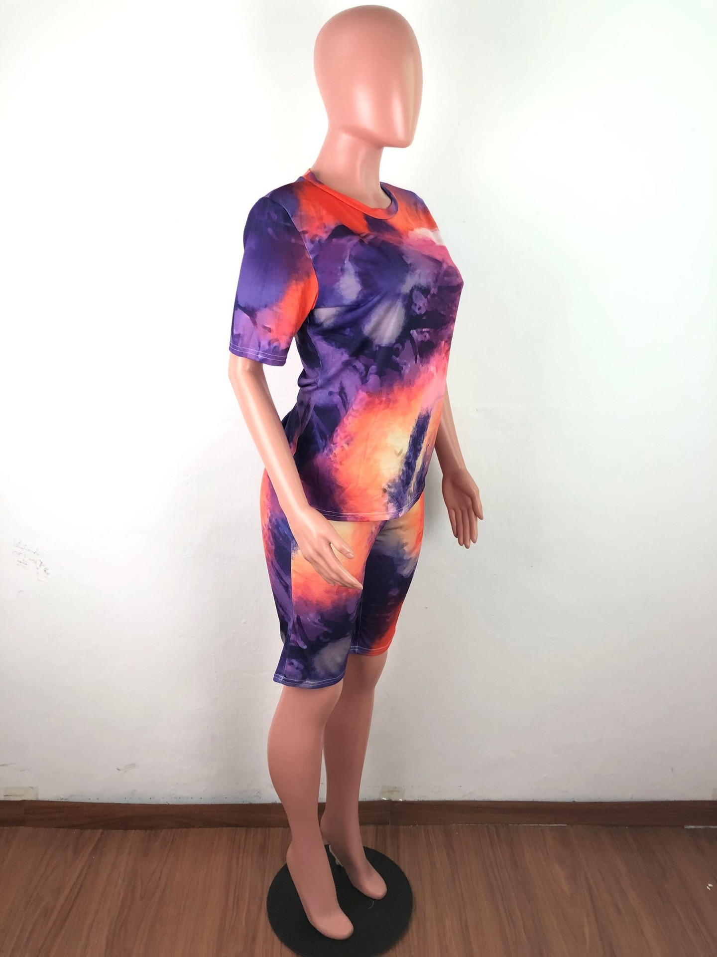 XM6088 women's wear tiedye round collar casual fashion home sports suit twopiece (including face mask) XM6088 women's wear tiedye round collar casual fashion home sports suit twopiece (including face mask)