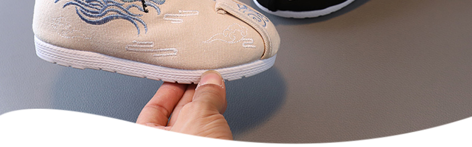 Old Beijing Cloth Shoes Children's Embroidered Shoes Boys the Han-Style Clothing Shoes Boots Chinese Style Ancient Costume New Year Performance Shoes Old Beijing Cloth Shoes Children's Embroidered Shoes Boys the Han-Style Clothing Shoes Boots Chinese Style Ancient Costume New Year Performance Shoes