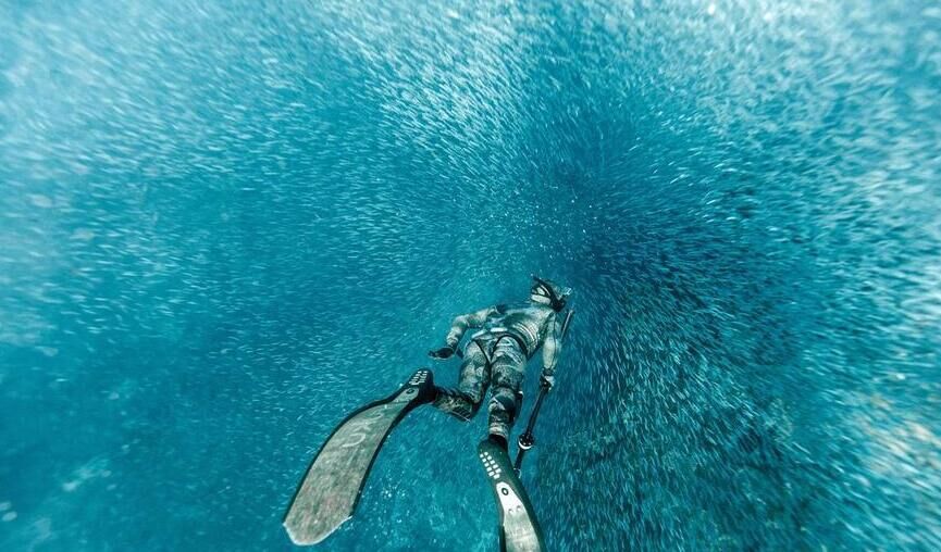 As a result, 3MM camouflage fishing wetsuit split wetsuit for men and women warm and cold clothes semi-dry types