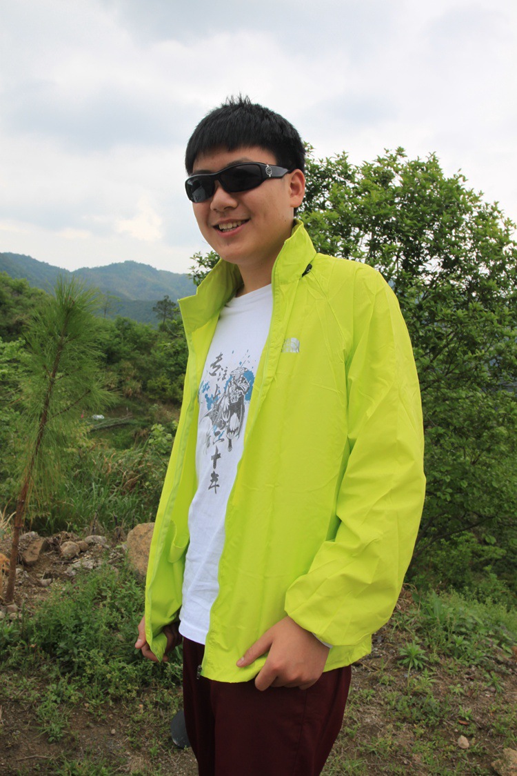 Wholesale light board outdoor skin windbreaker quick dry clothes men's and women's clothing can be used to produce logos
