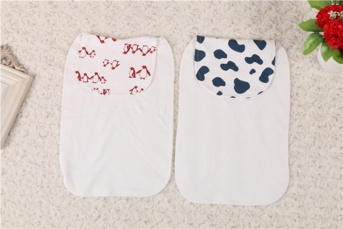 Happy energy knitted fabric absorbent towel in the size of the baby separated from the back of the towel Happy energy knitted fabric absorbent towel in the size of the baby separated from the back of the towel