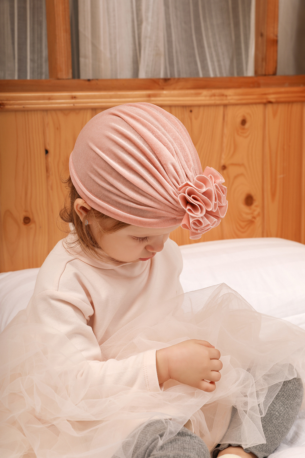 14 Colors Foreign Trade New Children Sleeve Cap Baby Autumn and Winter Gold Velvet Knitted Fabric Pleated Flower Indian Hat 14 Colors Foreign Trade New Children Sleeve Cap Baby Autumn and Winter Gold Velvet Knitted Fabric Pleated Flower Indian Hat