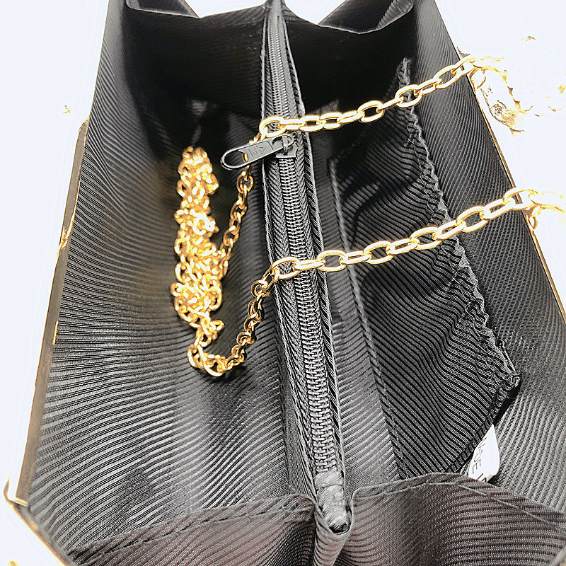 Classic Rhinestone Handbag Single-Sided Diamond Princess Bag Dinner Dress Garment Bag Night Show Brief Case Can Hold Mobile Phone Lipstick Classic Rhinestone Handbag Single-Sided Diamond Princess Bag Dinner Dress Garment Bag Night Show Brief Case Can Hold Mobile Phone Lipstick