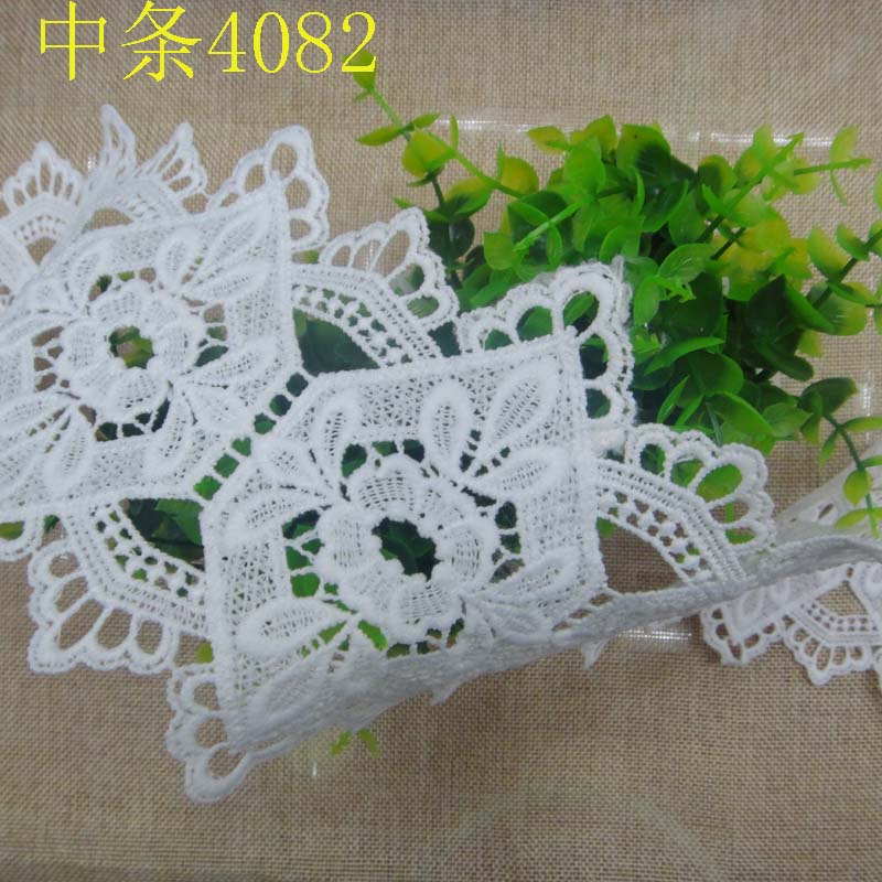 Factory direct this white polyester lace diamond pattern lace water soluble embroidery garment accessories