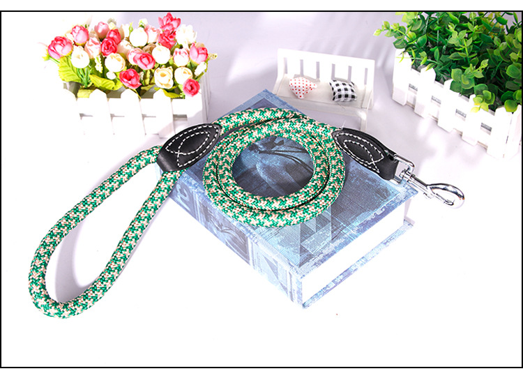 Factory direct leather, imported dog towing rope, imitation nylon dog rope, round dog chain medium large pet rope Factory direct leather, imported dog towing rope, imitation nylon dog rope, round dog chain medium large pet rope