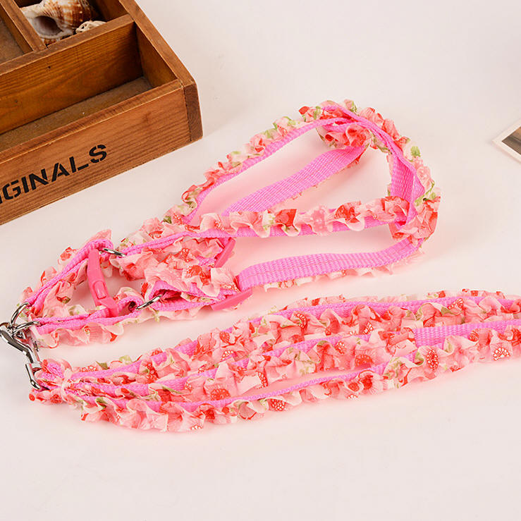 Manufacturer wholesaling pet rope satin cute small and small dogs pulling rope teddy bomei dog suit chest strap.