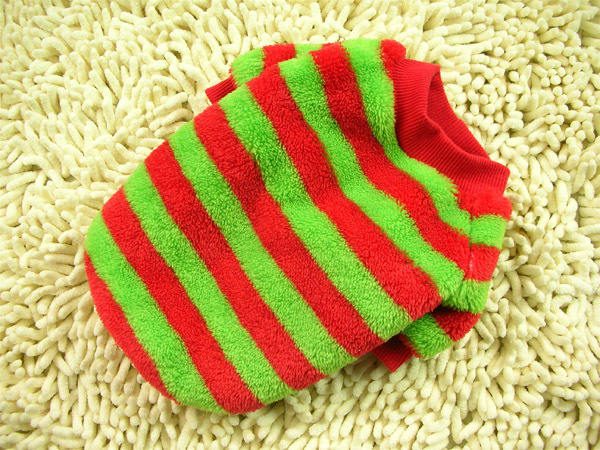 The CWQ pet clothing color stripe round neck sweater, coral fleece warm and breathable