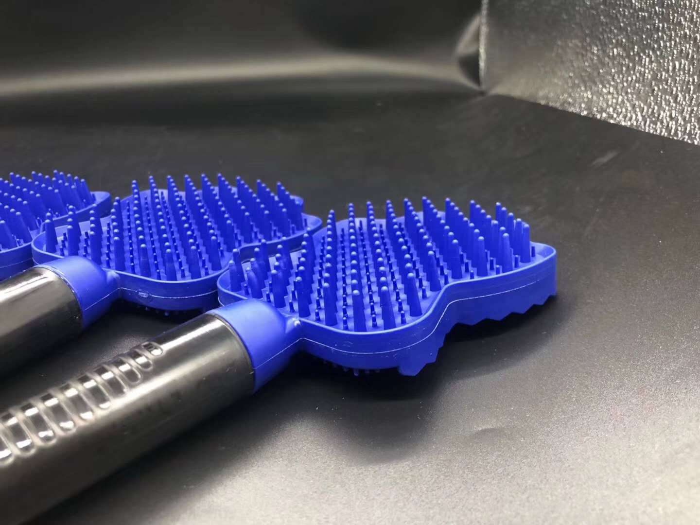 Groom Glider Pet Hair Brush Massage except Hair Comb Pet Supplies Dogs and Cats Cleaning Brush Bath Brush Groom Glider Pet Hair Brush Massage except Hair Comb Pet Supplies Dogs and Cats Cleaning Brush Bath Brush