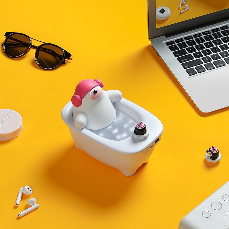 2021 New Polar Species Adorable Pet Hot USB Home Office Bathtub Bath Bear Humidifier