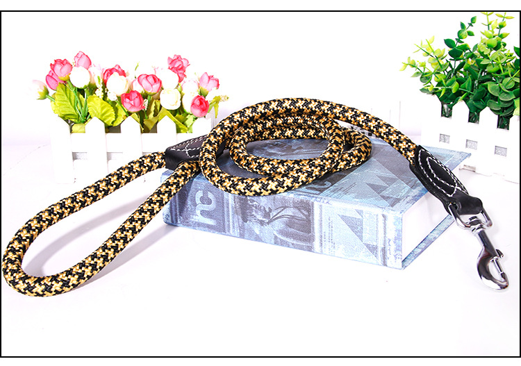 Factory direct leather, imported dog towing rope, imitation nylon dog rope, round dog chain medium large pet rope Factory direct leather, imported dog towing rope, imitation nylon dog rope, round dog chain medium large pet rope
