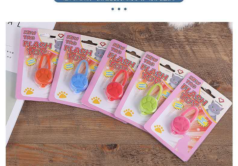 PET Soft Silicone Collar Bell Led Light Flasher Chest Back Luminous Pendant Night Safety Light Walking Cat Dog Supplies PET Soft Silicone Collar Bell Led Light Flasher Chest Back Luminous Pendant Night Safety Light Walking Cat Dog Supplies