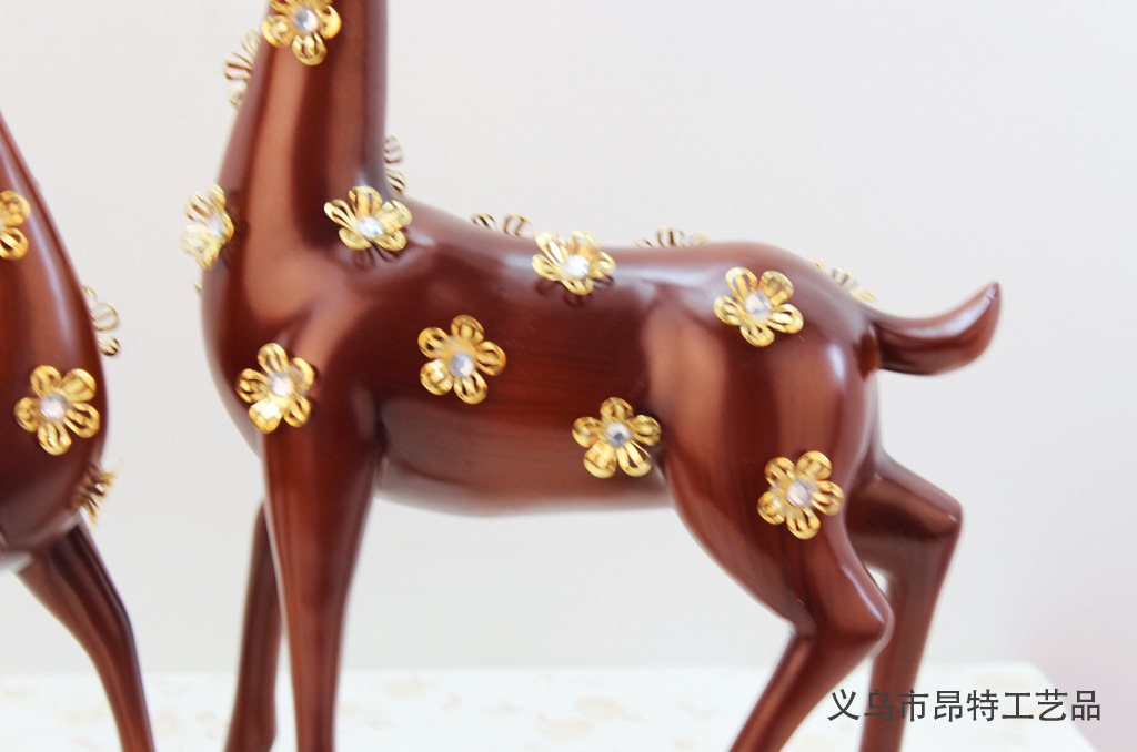 Resin Crafts Sika Deer Home Decorations Living Room Wine Cabinet Decoration Wedding Gifts Gifts Resin Crafts Sika Deer Home Decorations Living Room Wine Cabinet Decoration Wedding Gifts Gifts