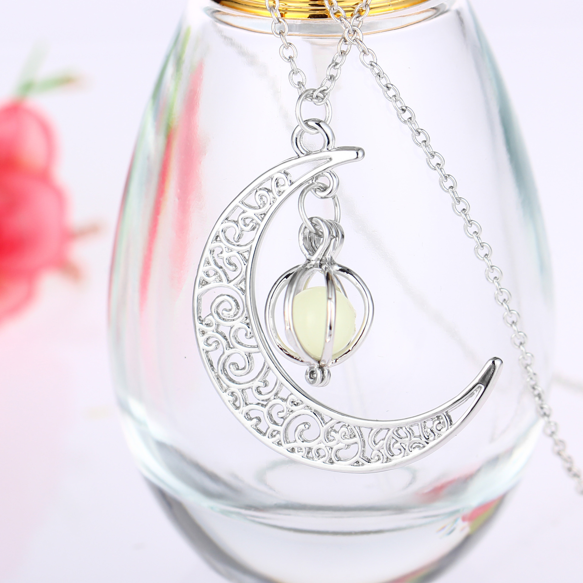 Popular Luminous Moon Pumpkin Creative Pendant Luminous Female Necklace Christmas Halloween Gift Ornament Popular Luminous Moon Pumpkin Creative Pendant Luminous Female Necklace Christmas Halloween Gift Ornament