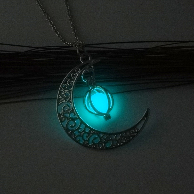 Popular Luminous Moon Pumpkin Creative Pendant Luminous Female Necklace Christmas Halloween Gift Ornament Popular Luminous Moon Pumpkin Creative Pendant Luminous Female Necklace Christmas Halloween Gift Ornament