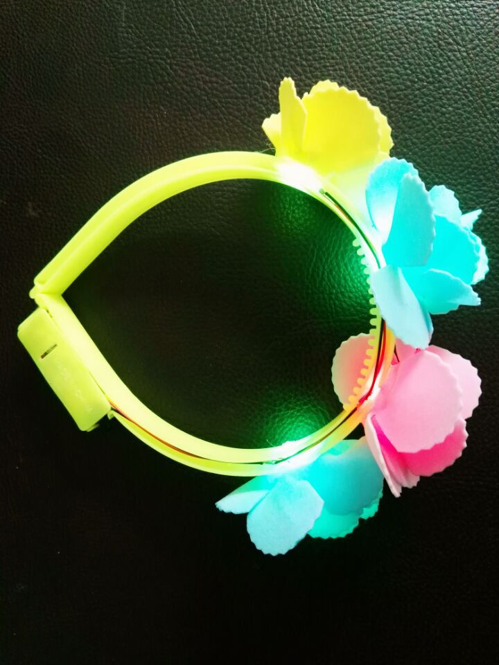 Shuangwei Toy New Luminous Horn Antlers Cheering Props Luminous Headband Headdress Wholesale Stall Toys
