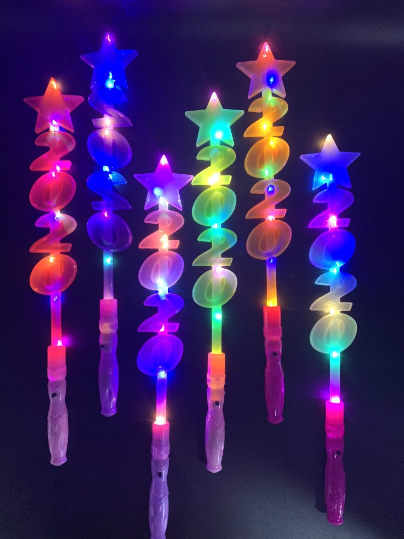 Booth hot style 2020 magic glow stick New Year's eve stick LED glow stick children's toy flash stick Booth hot style 2020 magic glow stick New Year's eve stick LED glow stick children's toy flash stick