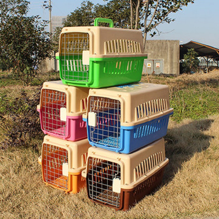 The spot wholesale pet supplies aviation box can remove The pet air box multicolor five models.