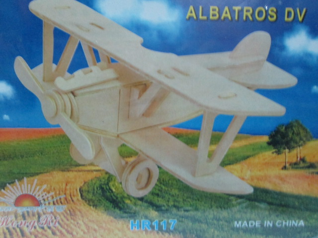 2 smaller wooden ship model on a 3D jigsaw water 606 2 smaller wooden ship model on a 3D jigsaw water 606