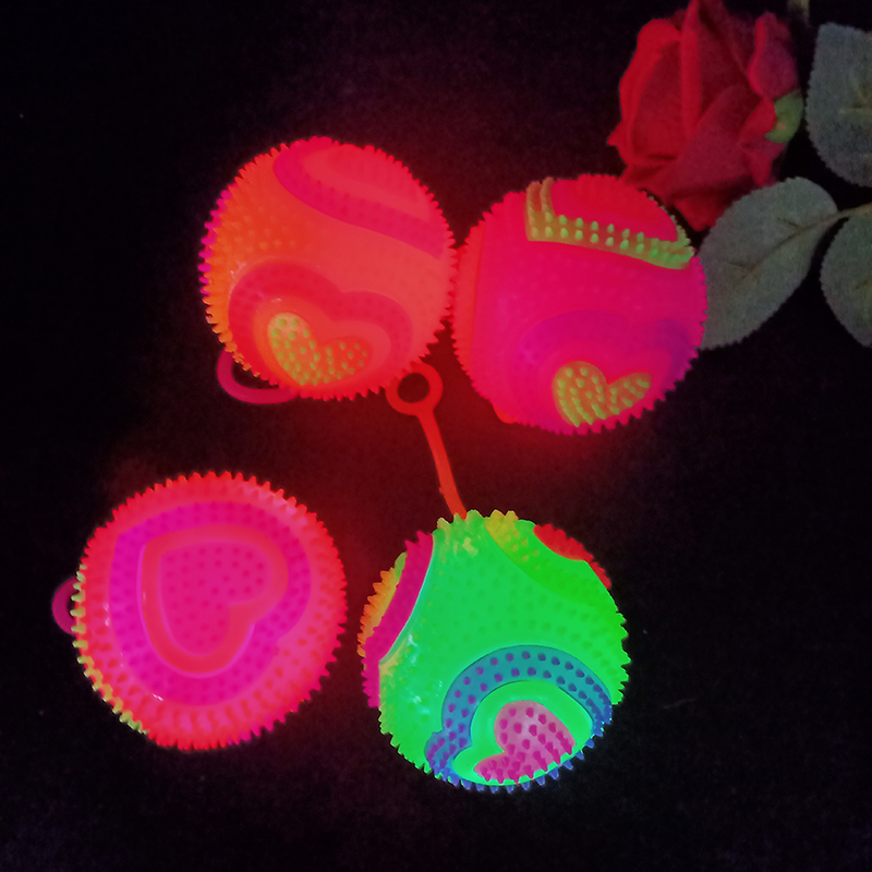 Glowing massage ball 7.5 cm bouncy ball flashing heart football with string and whistle piercing ball Glowing children &#039;s toy