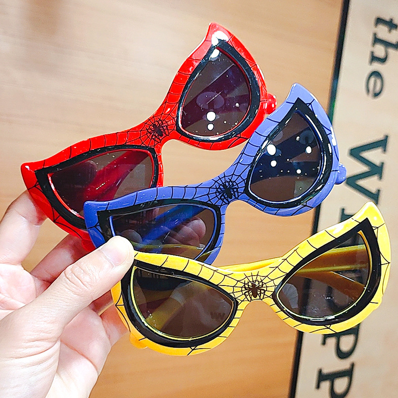 Kid's Eyewear UV-Proof Sunglasses Spider-Man Sunscreen for Boys Sunglasses Toy Glasses