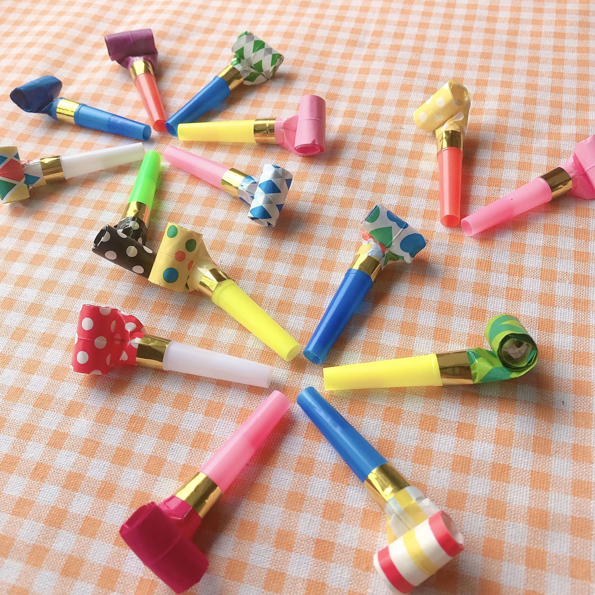 Factory Direct Supply Blowing Dragon Whistle Cheerleading Birthday Gathering Party Long Nose Whistle Holiday Gift Cheering Props