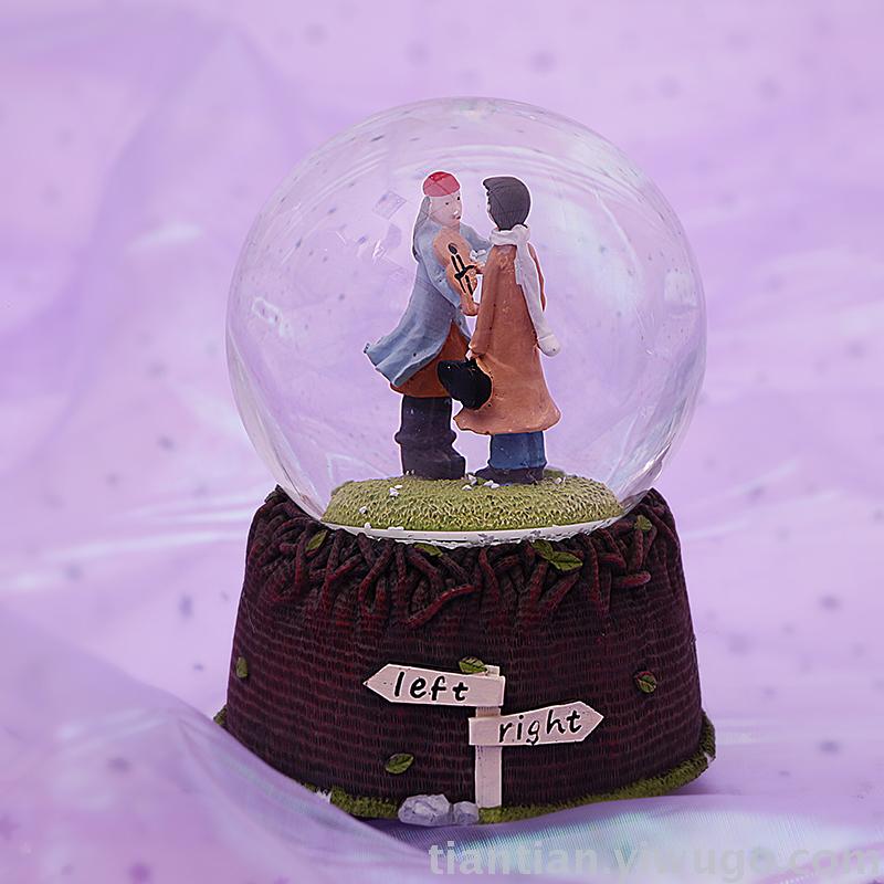 Resin Artware Corner meet Love Crystal Ball Music Box dream Luminous Snowflake Music Box