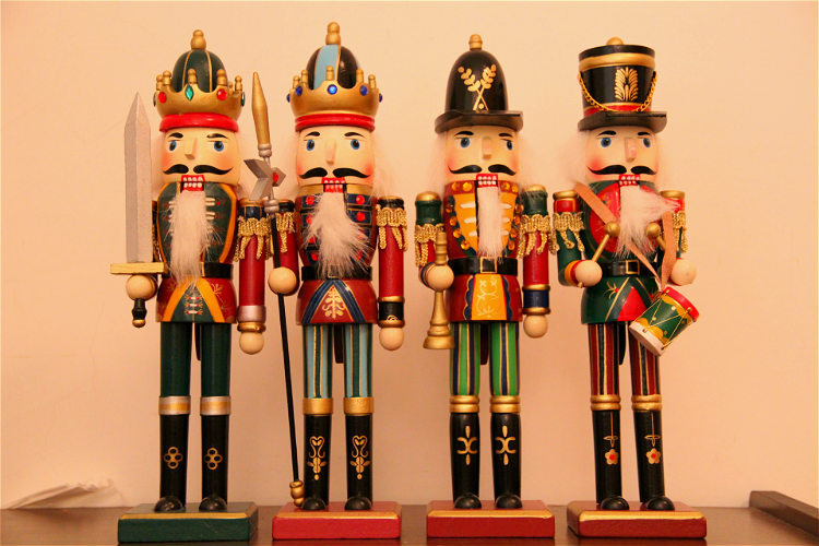 Nutcracker Soldier Puppet Creative Cartoon Character Bookcase Home Desktop Decoration Ornaments Nutcracker Soldiers Nutcracker Soldier Puppet Creative Cartoon Character Bookcase Home Desktop Decoration Ornaments Nutcracker Soldiers