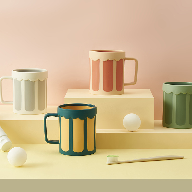 Creative Rotational Trojan Horse Two-Color Cups Household Living Room Bedroom Plastic Mark Cup Large Capacity Handle Water Cup