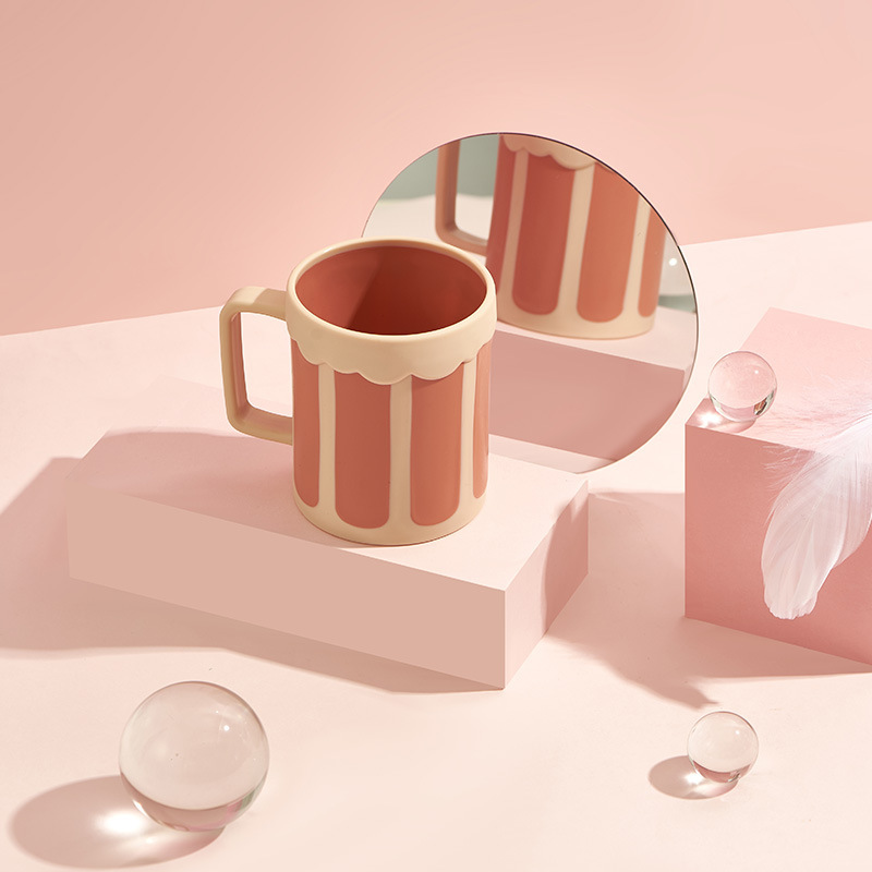 Creative Rotational Trojan Horse Two-Color Cups Household Living Room Bedroom Plastic Mark Cup Large Capacity Handle Water Cup