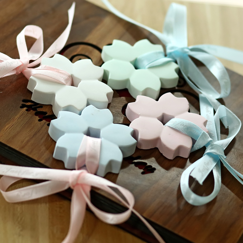 Car Fragrance Device Car Fragrance Pendant Cherry Blossom Trojan Hanging Decorations Fragrant Stone Aromatherapy
