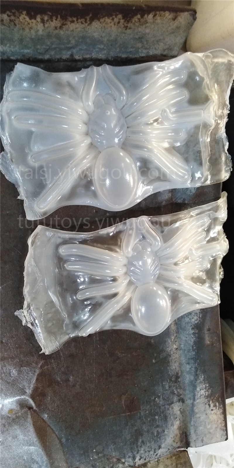  luminous spider luminous simulation of plastic spider Halloween scene layout props costumes accessories
