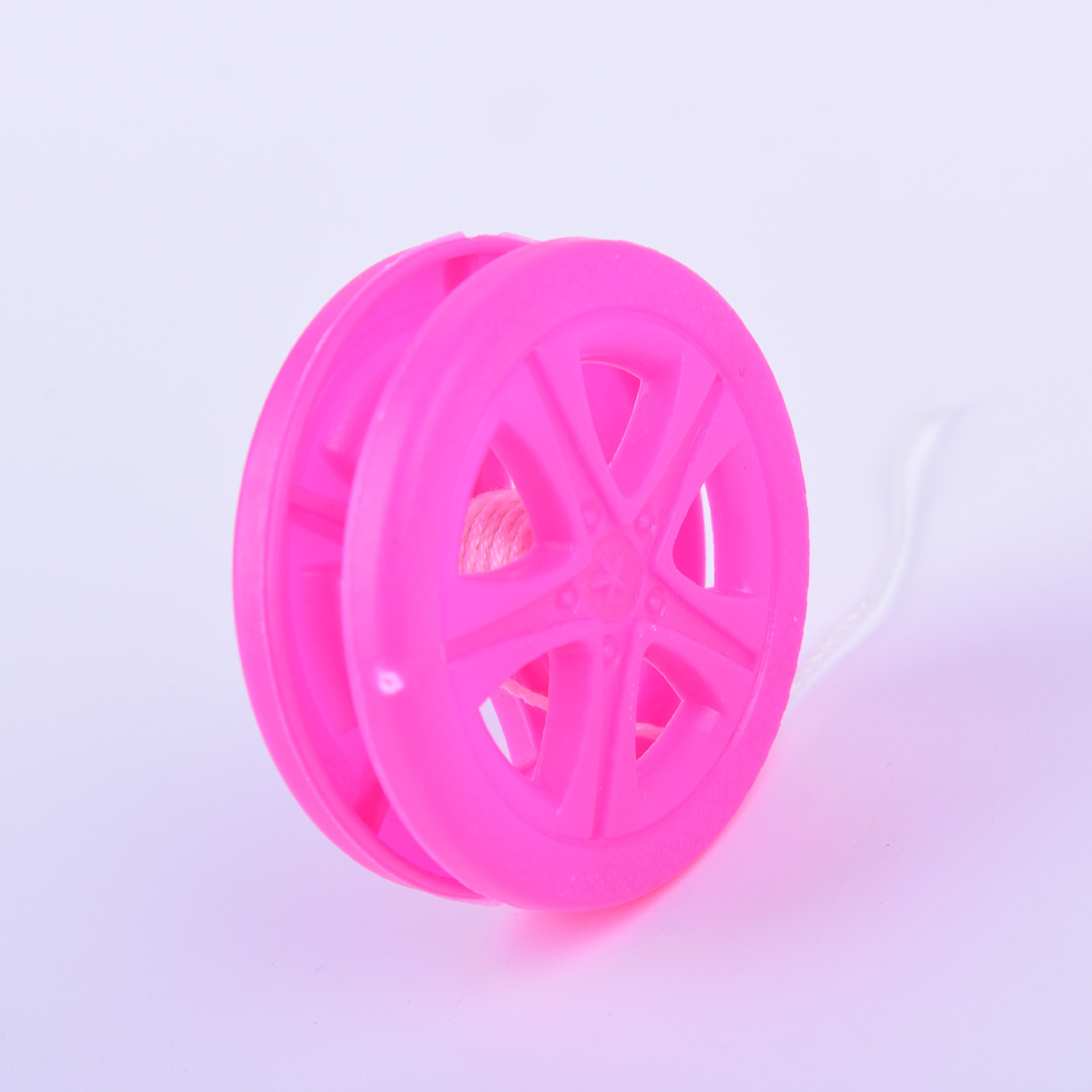 Children&#039;s toy stand sells plastic mini cartoon yo-yo kindergarten gift yo-yo yoyo ball