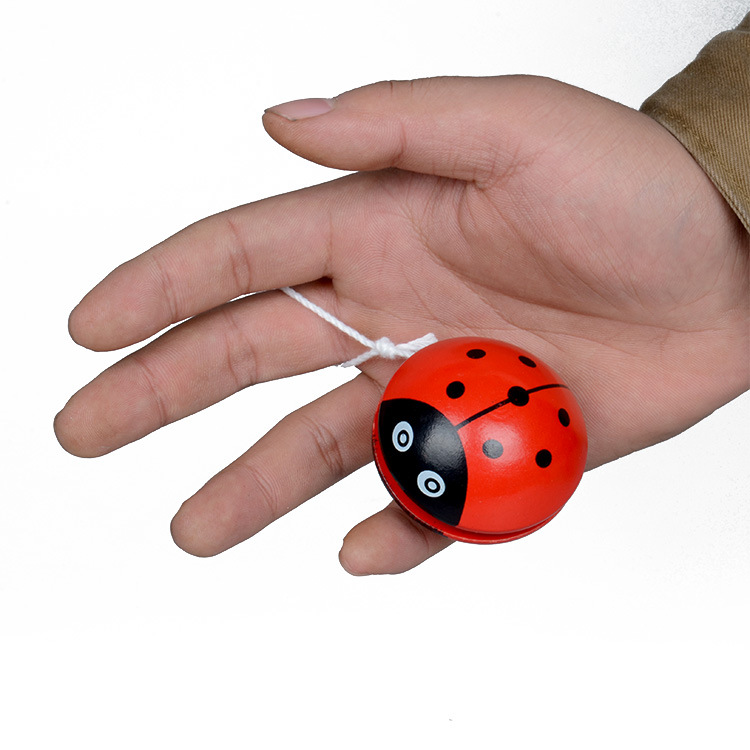Manufacturers whole children wooden yoyosYoyos YOYO ball children&#039;s creative toy stall