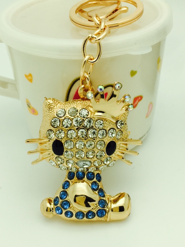 Korean KT Rhinestone diamond crown Keychain key buckle point men and women fashion creative Keychain Korean KT Rhinestone diamond crown Keychain key buckle point men and women fashion creative Keychain