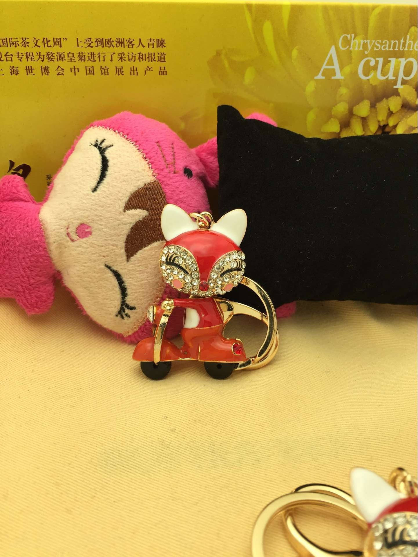 Bicycle fox diamond key buckle alloy jewelry diamond pendant gifts cartoon animal Bicycle fox diamond key buckle alloy jewelry diamond pendant gifts cartoon animal
