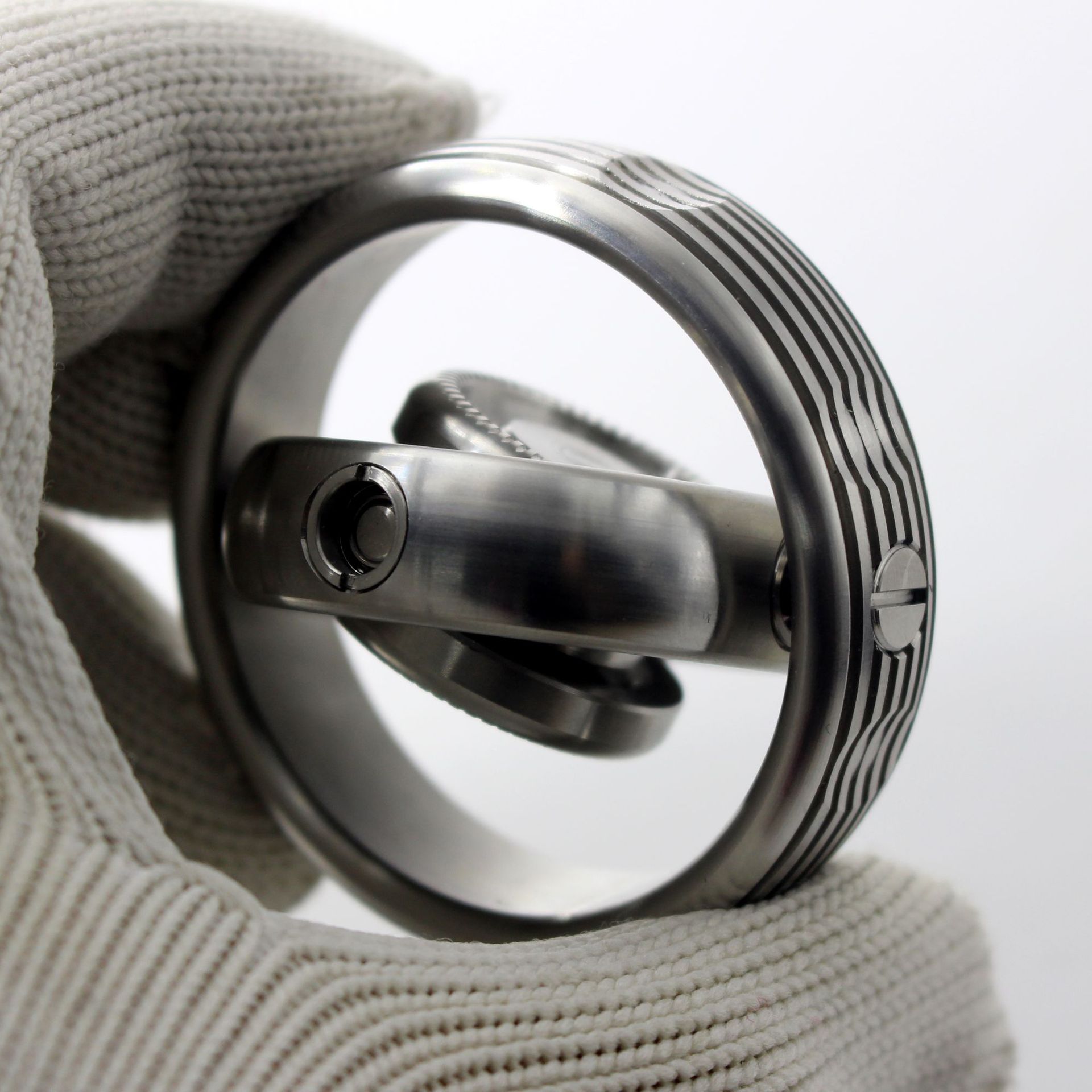 Factory Direct Supply Original Metal Fingertip Gyro EDC Metal Gyroscope Second Generation Fingertip Gyro Pressure Reduction Toy