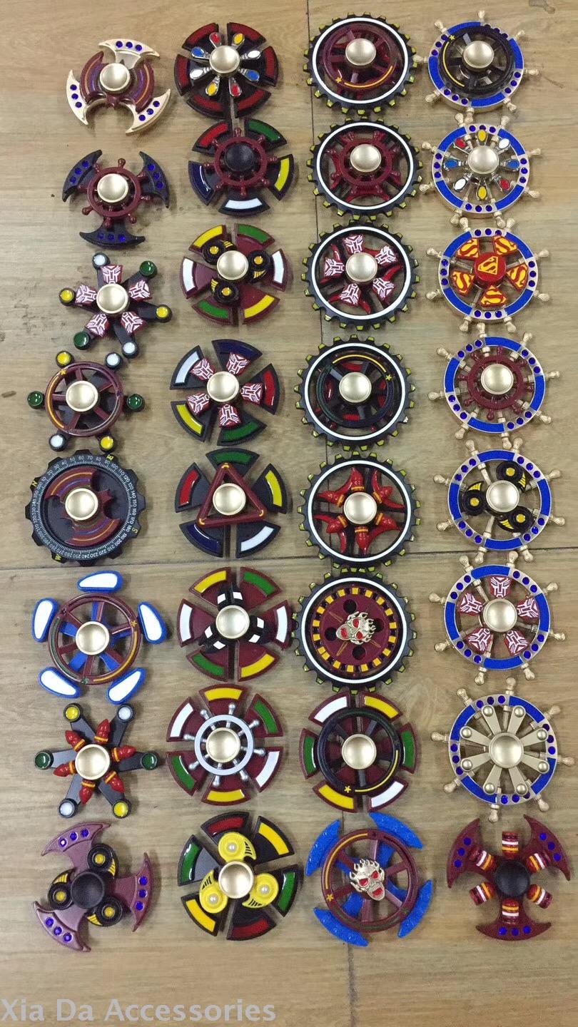 Hand spinner fingertip Gyro Zinc alloy Gyro 2-8 yuan Hand spinner fingertip Gyro Zinc alloy Gyro 2-8 yuan