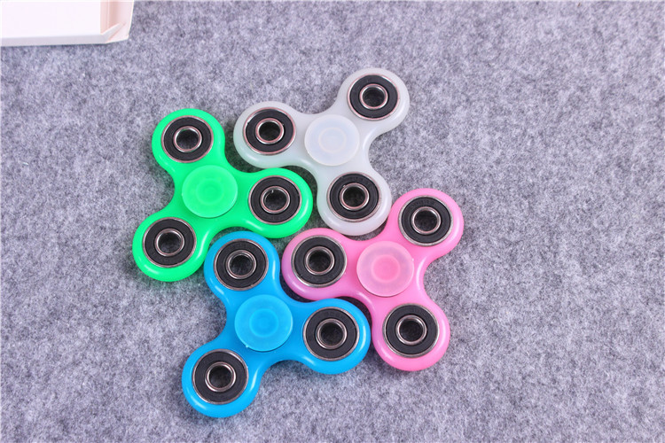 Fingertip Gyro Three-Leaf Gyro Finger Toy Pressure-Reducing Creative Toy Color Hand Spinner Wholesale Fingertip Gyro Three-Leaf Gyro Finger Toy Pressure-Reducing Creative Toy Color Hand Spinner Wholesale