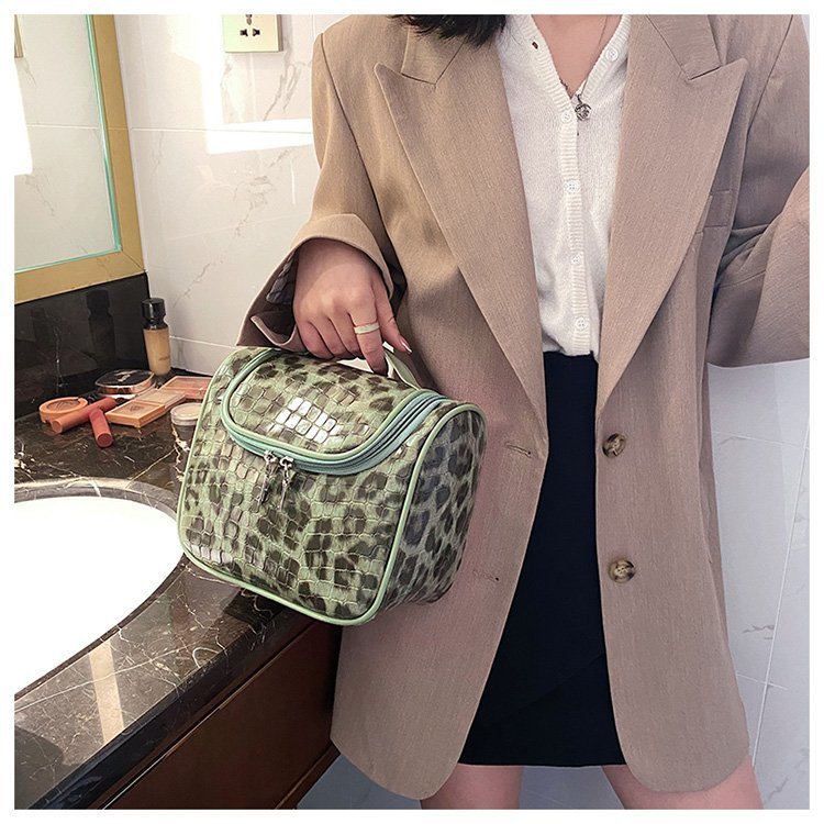 Cross-Border Fashion Leopard Print Small Bag Women's Bag 2021 Trendy New Korean Style Ins Internet Celebrity Versatile Handheld Cosmetic Bag Pu Cross-Border Fashion Leopard Print Small Bag Women's Bag 2021 Trendy New Korean Style Ins Internet Celebrity Versatile Handheld Cosmetic Bag Pu