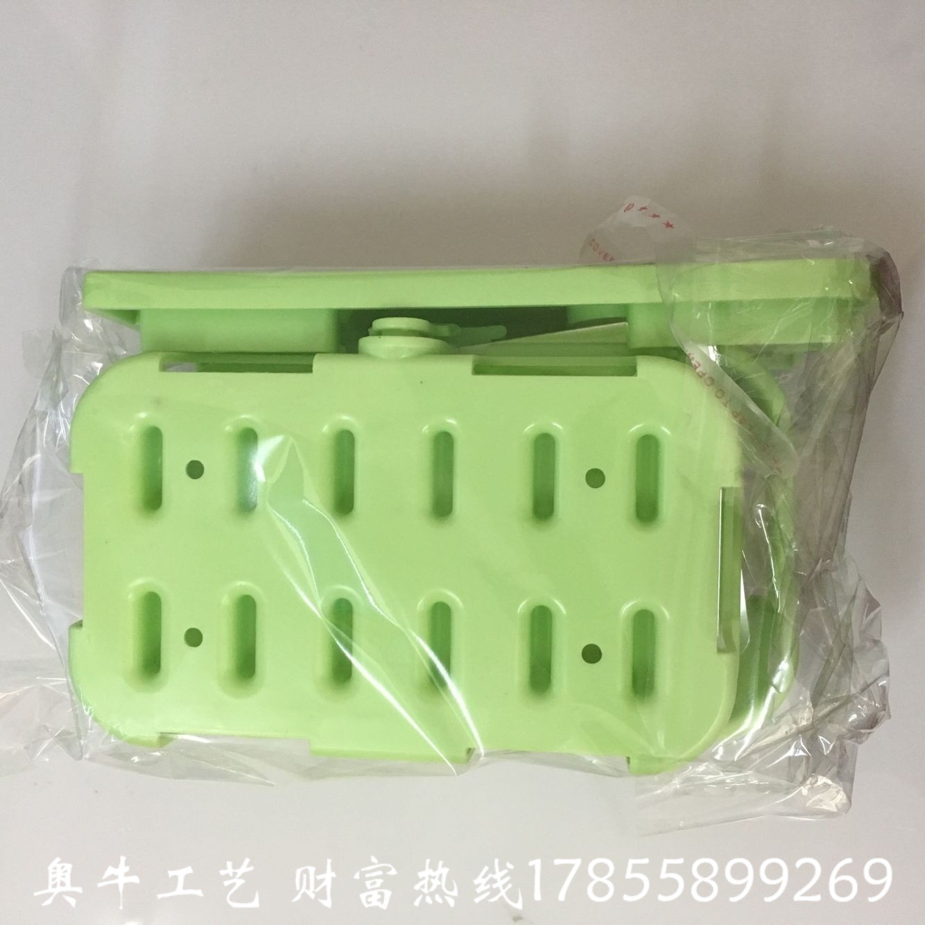 Non-perforated non-trace soap box A creative magic paste non-trace soap box nano wire-drawing ash strong paste soap box Non-perforated non-trace soap box A creative magic paste non-trace soap box nano wire-drawing ash strong paste soap box