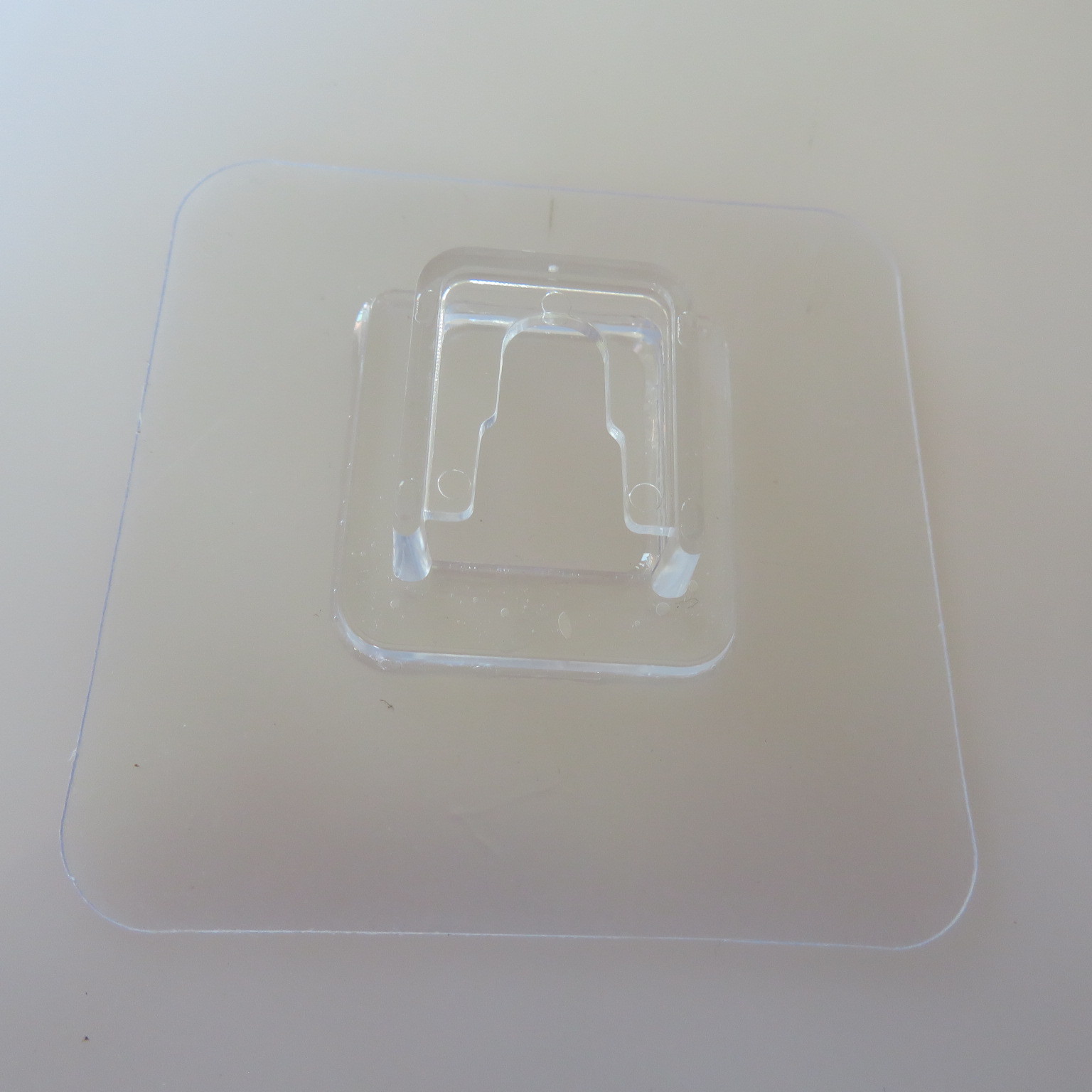 7cm Transparent Buckle Accessories Seamless U-Type Buckle Basket Towel Rack Soap Box Universal Accessories Quantity Discounts 7cm Transparent Buckle Accessories Seamless U-Type Buckle Basket Towel Rack Soap Box Universal Accessories Quantity Discounts